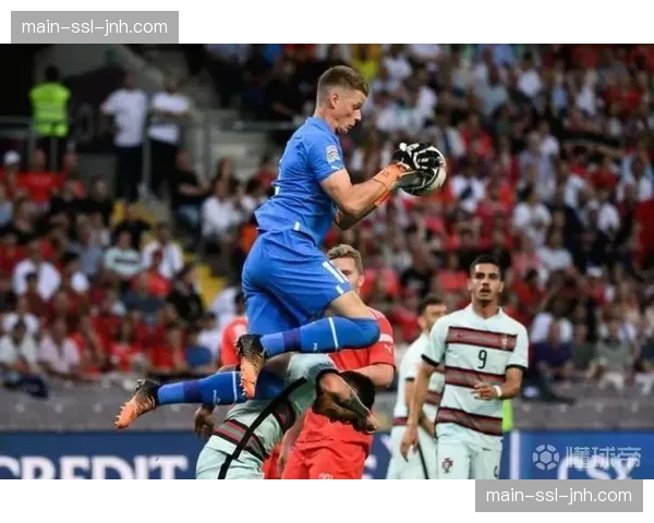 蒙彼利埃官方发布伤情更新：主力门将奥姆林恢复合练